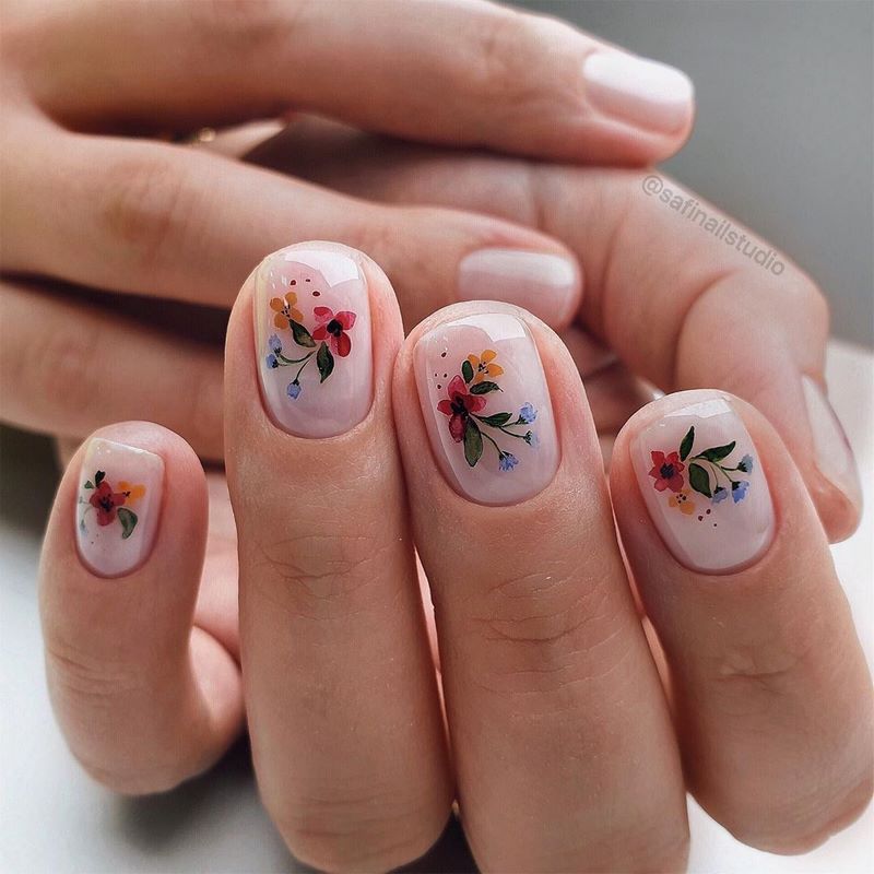 Новинки маникюра с пленками и слайдерами 2026 — фото