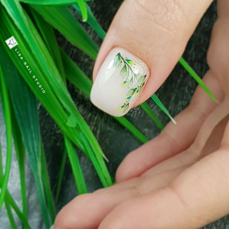 Новинки маникюра с пленками и слайдерами 2026 — фото