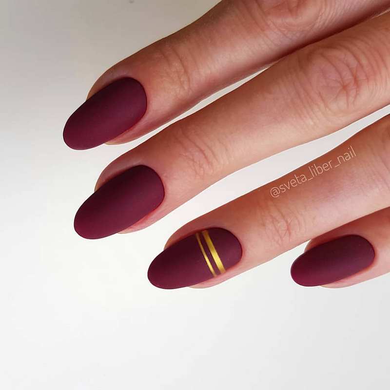 Обворожительный бордовый маникюр 2026 в новых техниках и стилях