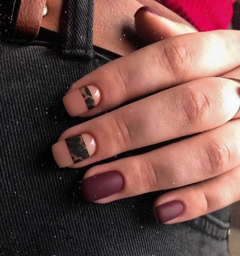 Обворожительный бордовый маникюр 2026 в новых техниках и стилях