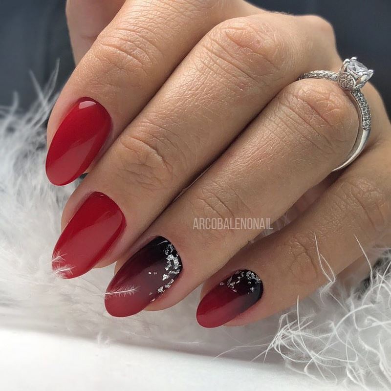 Обворожительный бордовый маникюр 2026 в новых техниках и стилях