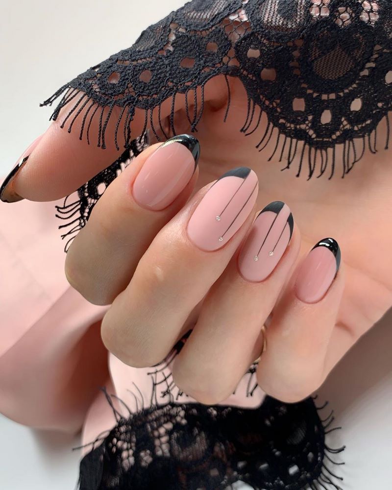 Стильный матовый маникюр 2026: идеи на фото