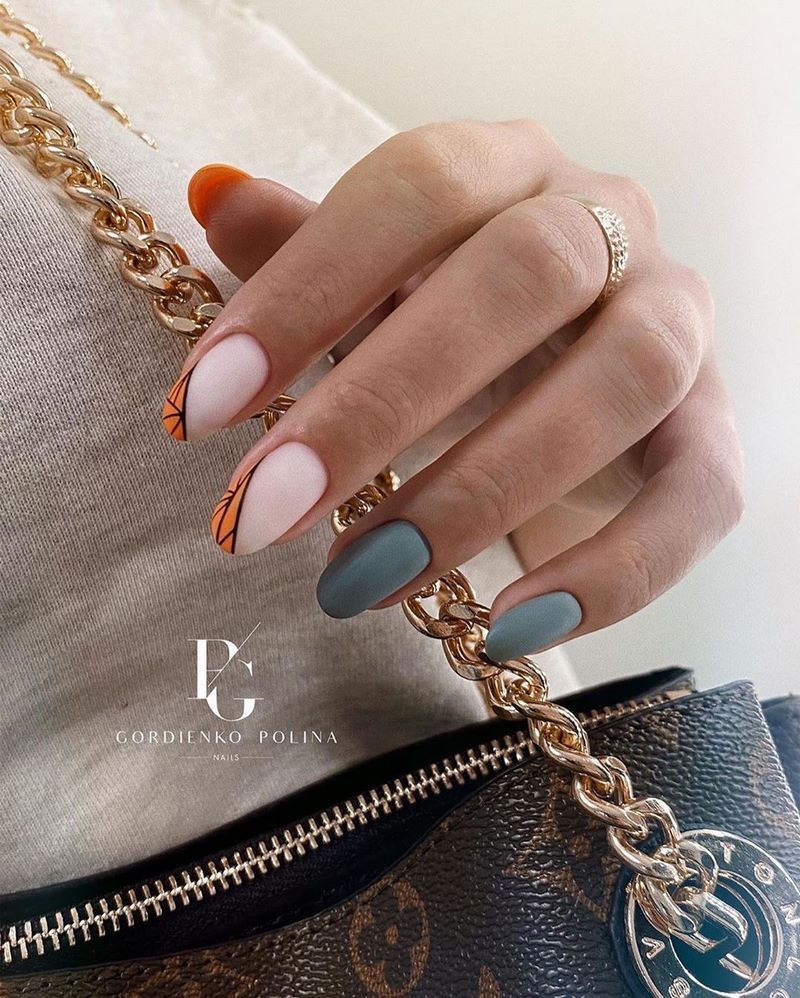 Стильный матовый маникюр 2026: идеи на фото