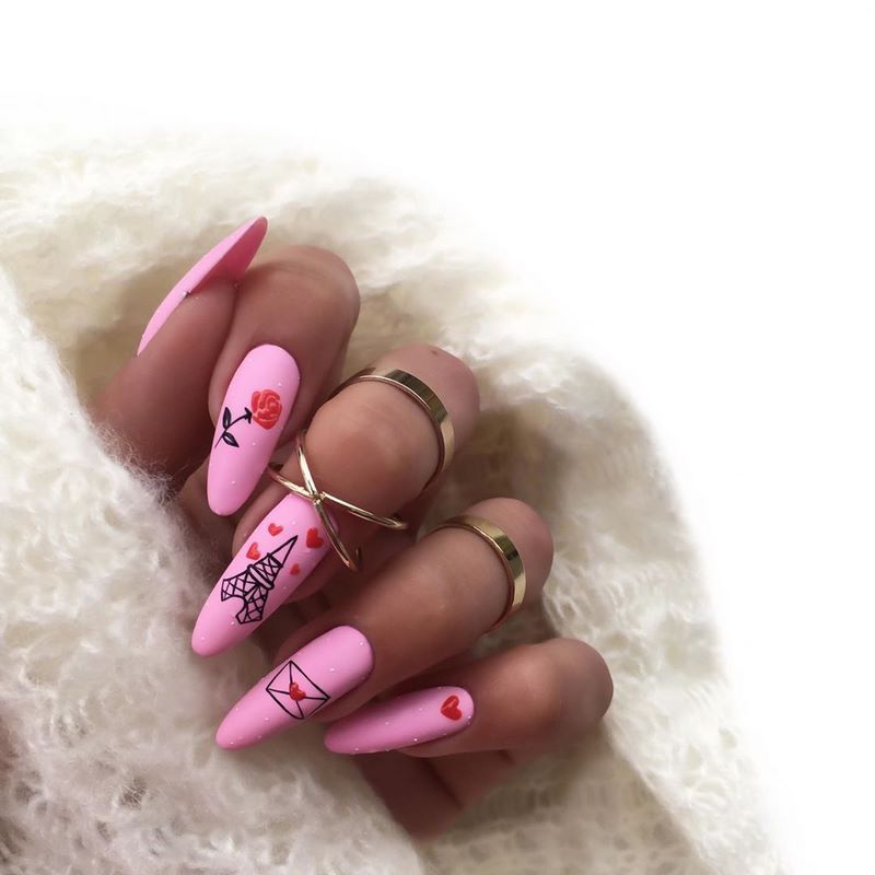 Стильный матовый маникюр 2026: идеи на фото