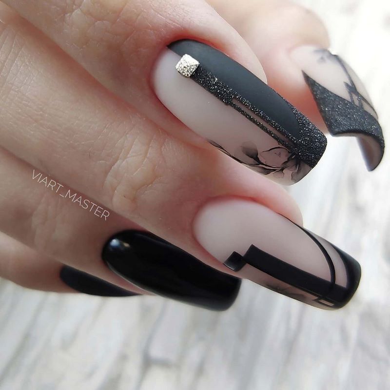 Стильный матовый маникюр 2026: идеи на фото