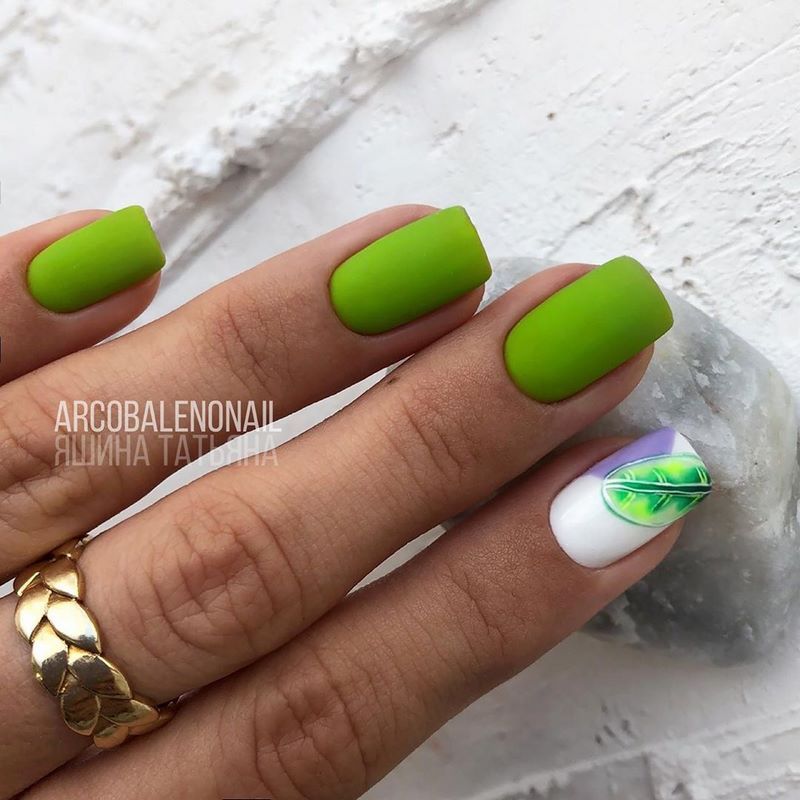 Стильный матовый маникюр 2026: идеи на фото