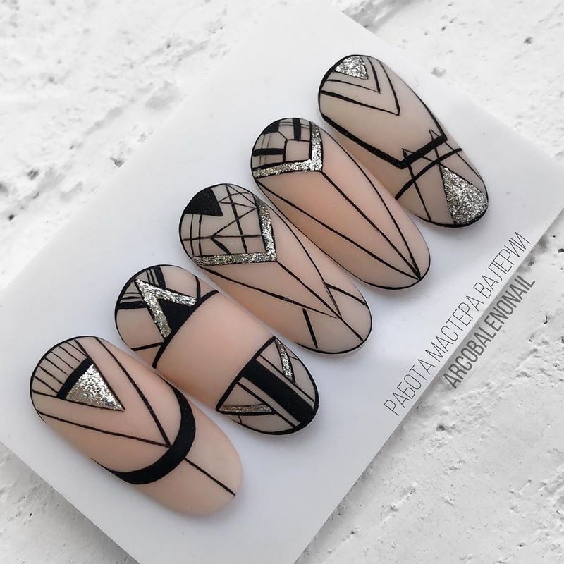 Стильный матовый маникюр 2026: идеи на фото