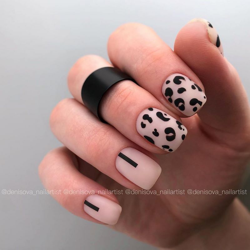 Стильный матовый маникюр 2026: идеи на фото