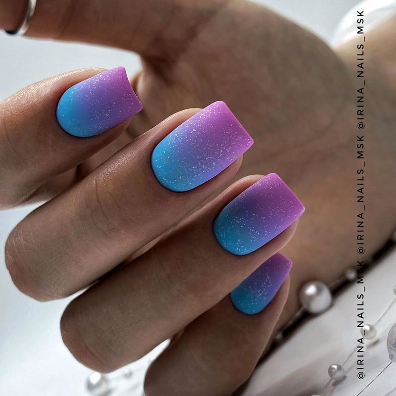 Стильный матовый маникюр 2026: идеи на фото