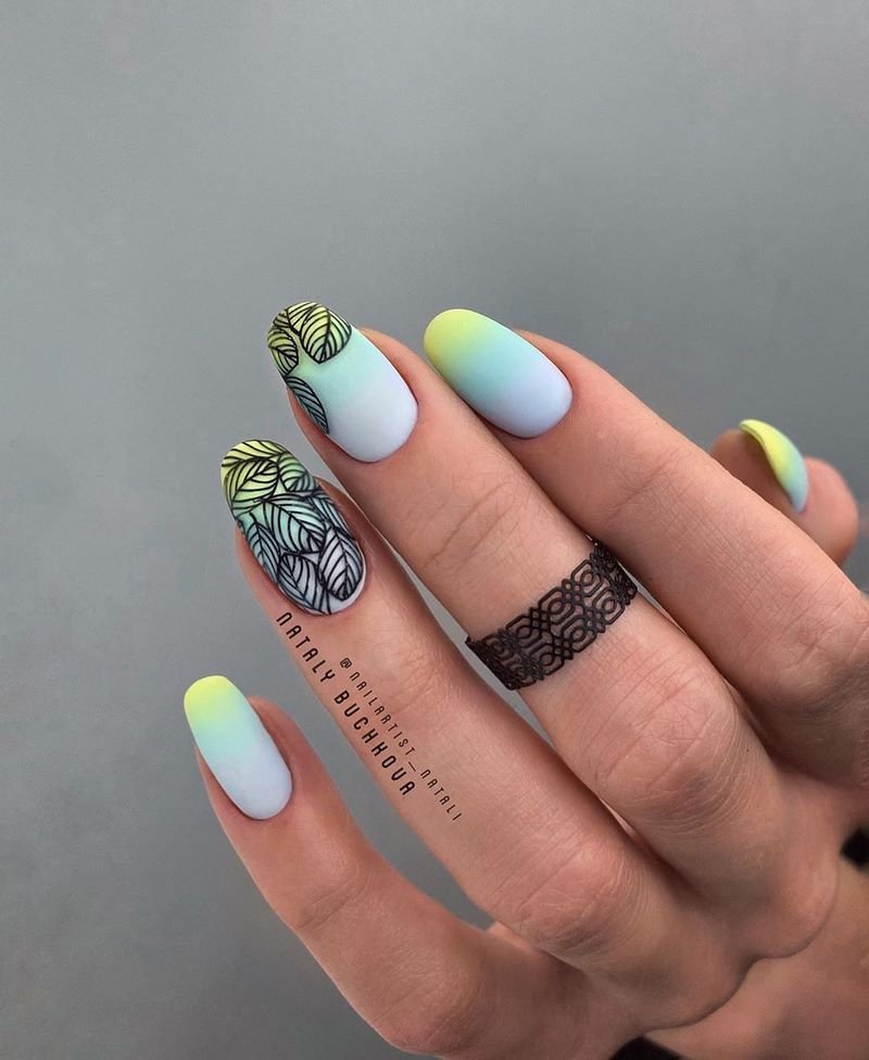 Стильный матовый маникюр 2026: идеи на фото