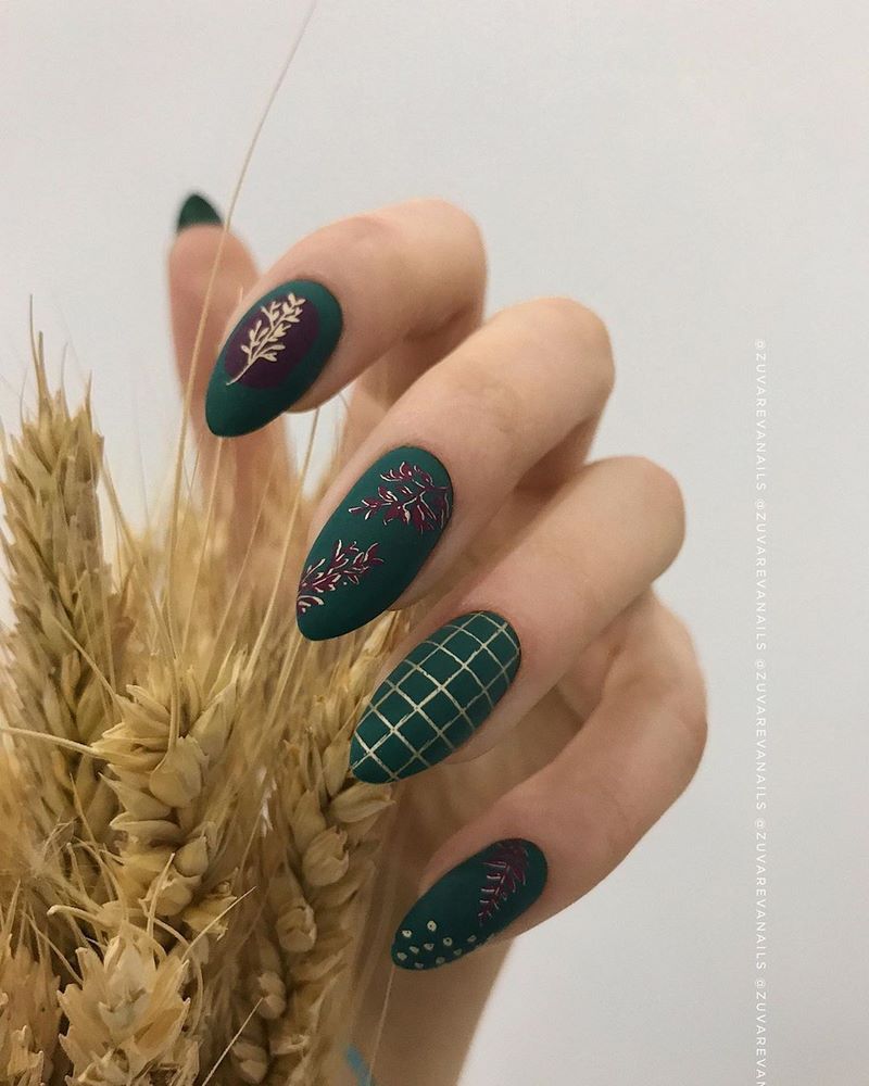 Стильный матовый маникюр 2026: идеи на фото