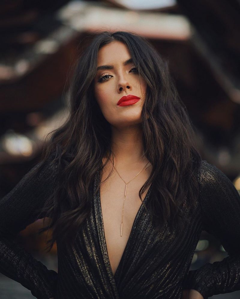 Топовые идеи стрижек и причесок на длинные волосы в сезоне 2026