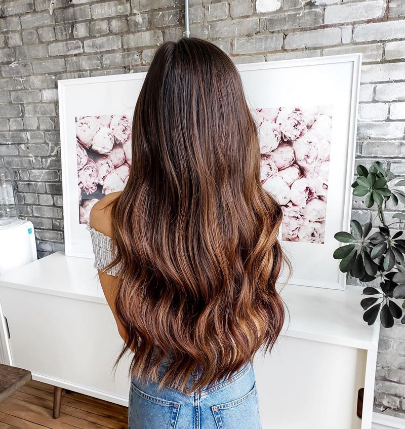 Топовые идеи стрижек и причесок на длинные волосы в сезоне 2026