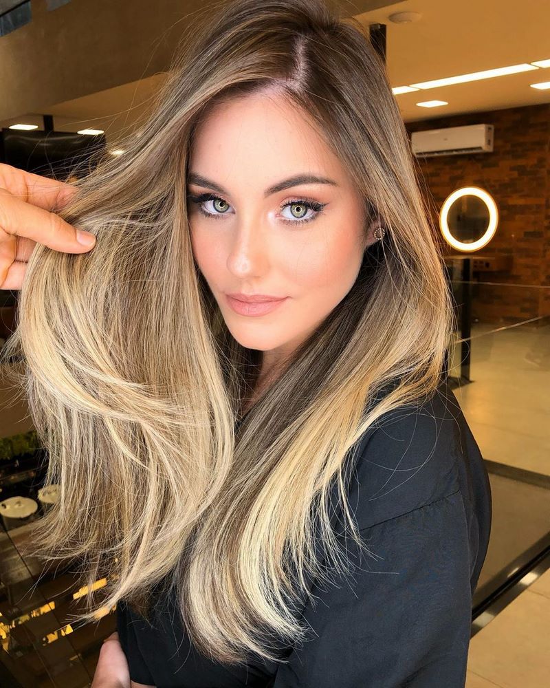 Топовые идеи стрижек и причесок на длинные волосы в сезоне 2026