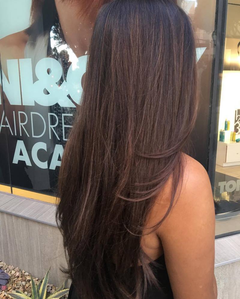 Топовые идеи стрижек и причесок на длинные волосы в сезоне 2026