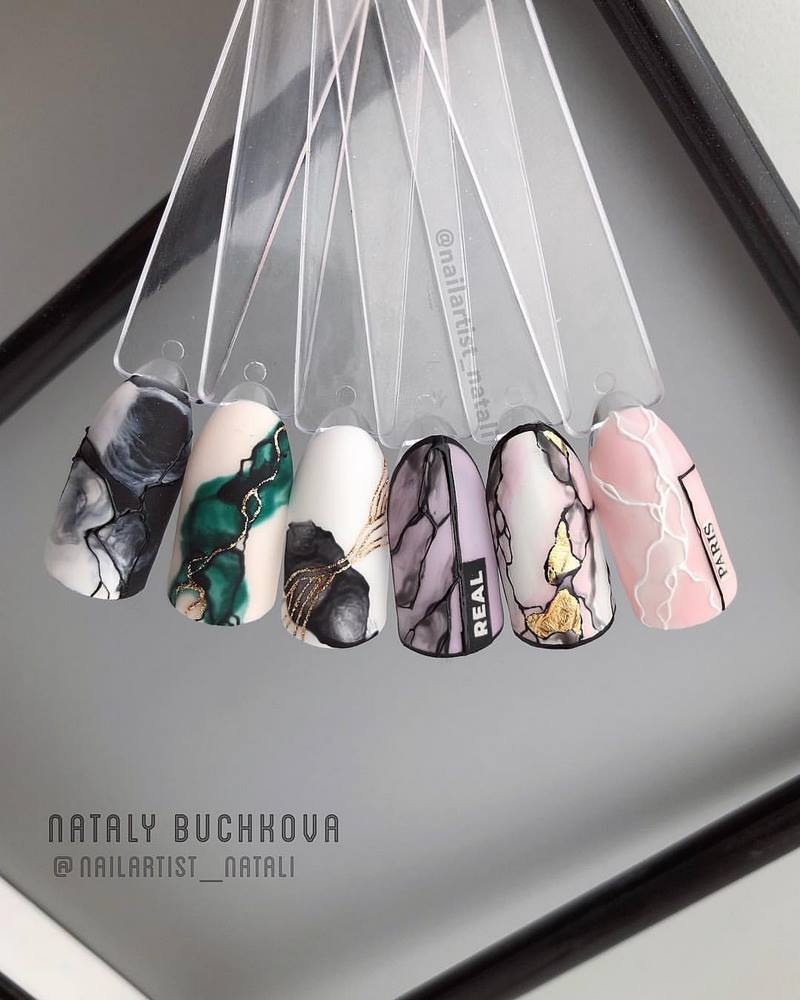 Креативные идеи мраморного маникюра 2026: свежие новинки дизайна