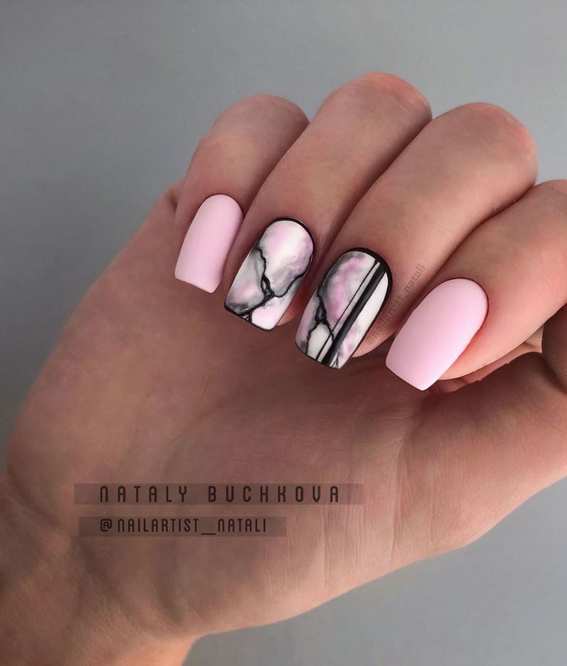 Креативные идеи мраморного маникюра 2026: свежие новинки дизайна