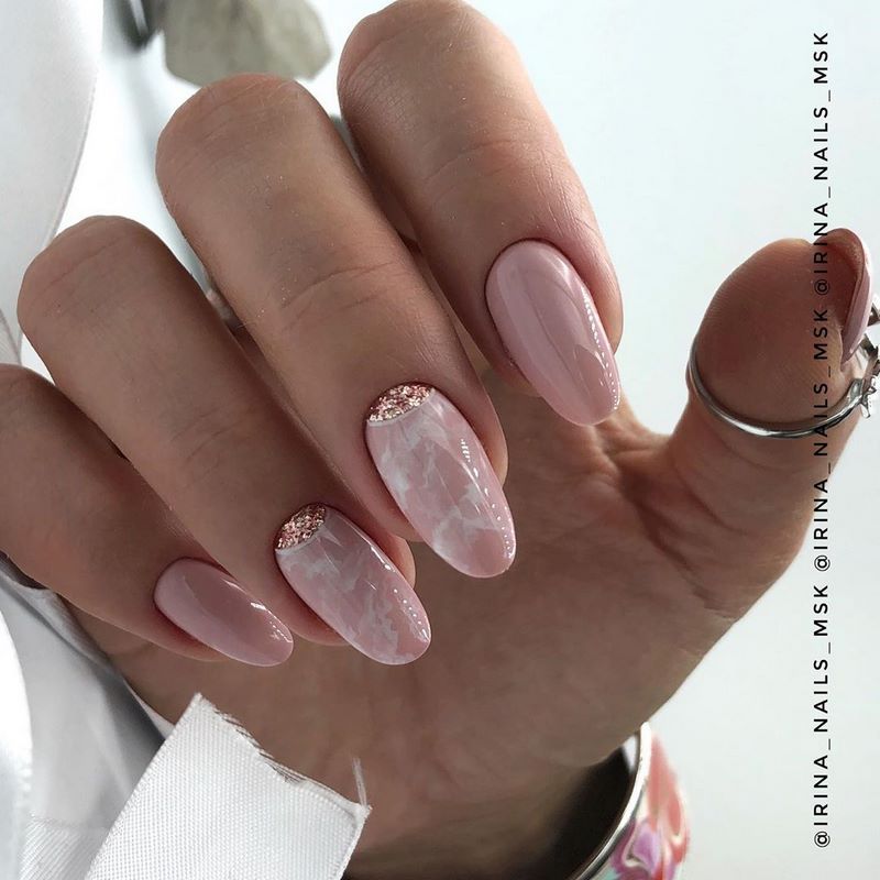 Креативные идеи мраморного маникюра 2026: свежие новинки дизайна