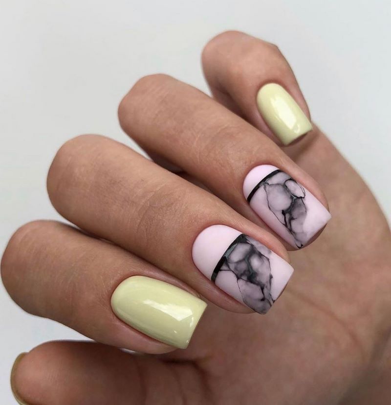 Креативные идеи мраморного маникюра 2026: свежие новинки дизайна