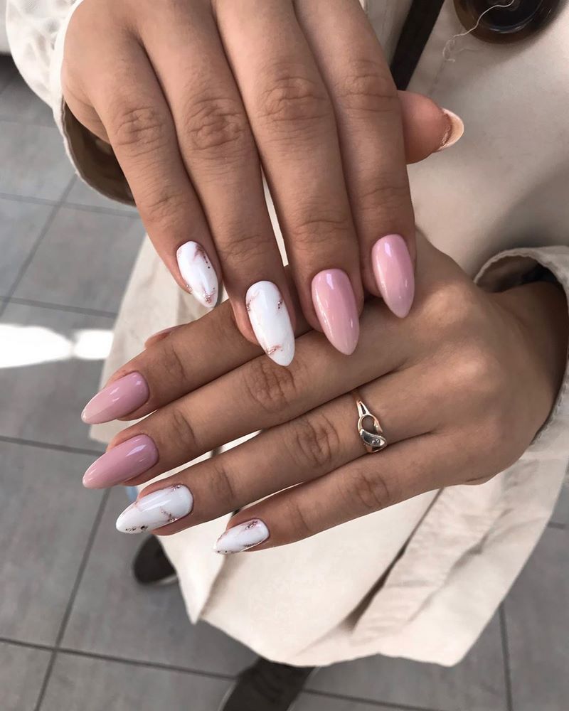 Креативные идеи мраморного маникюра 2026: свежие новинки дизайна