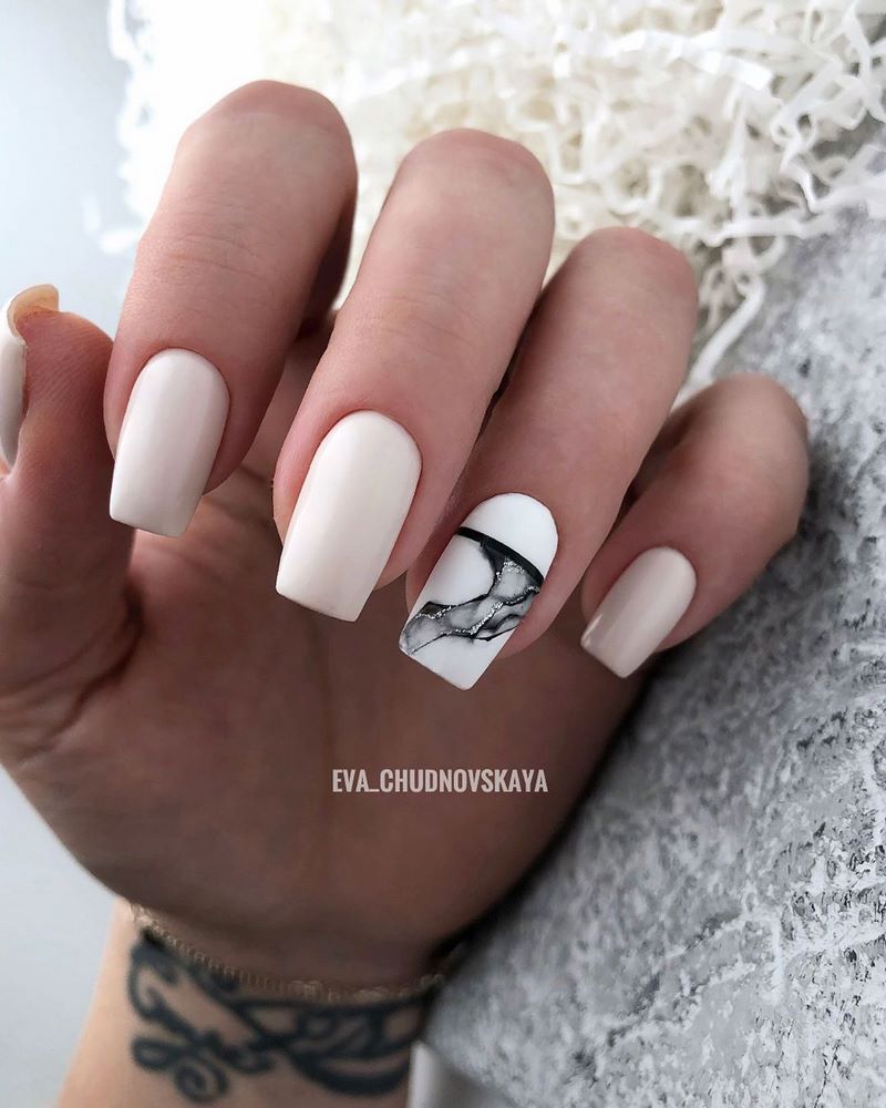 Креативные идеи мраморного маникюра 2026: свежие новинки дизайна
