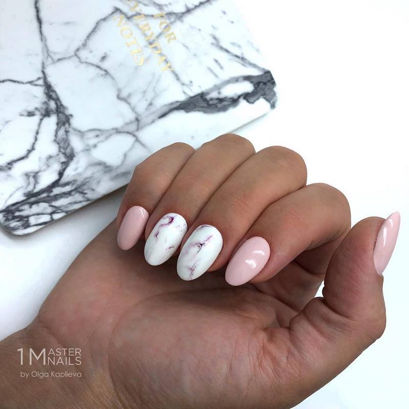 Креативные идеи мраморного маникюра 2026: свежие новинки дизайна