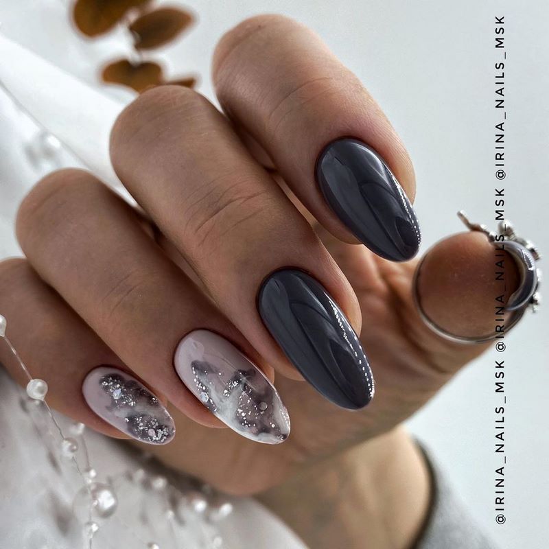 Креативные идеи мраморного маникюра 2026: свежие новинки дизайна