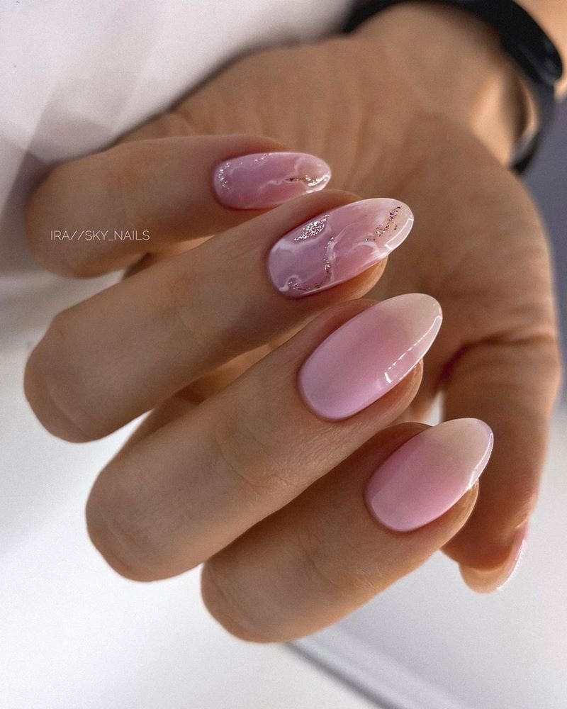 Креативные идеи мраморного маникюра 2026: свежие новинки дизайна