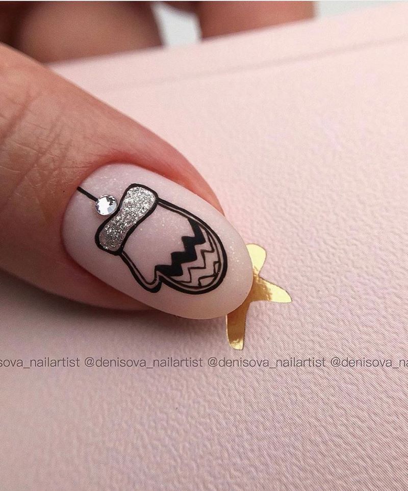 Блистательный новогодний маникюр 2027: фото-примеры