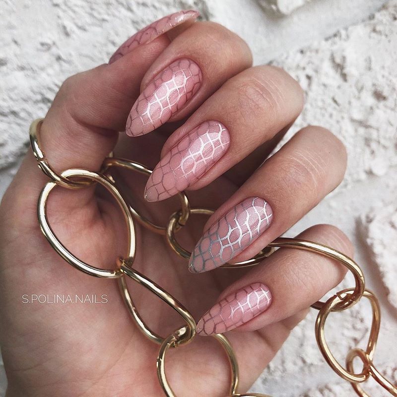 Блистательный новогодний маникюр 2027: фото-примеры