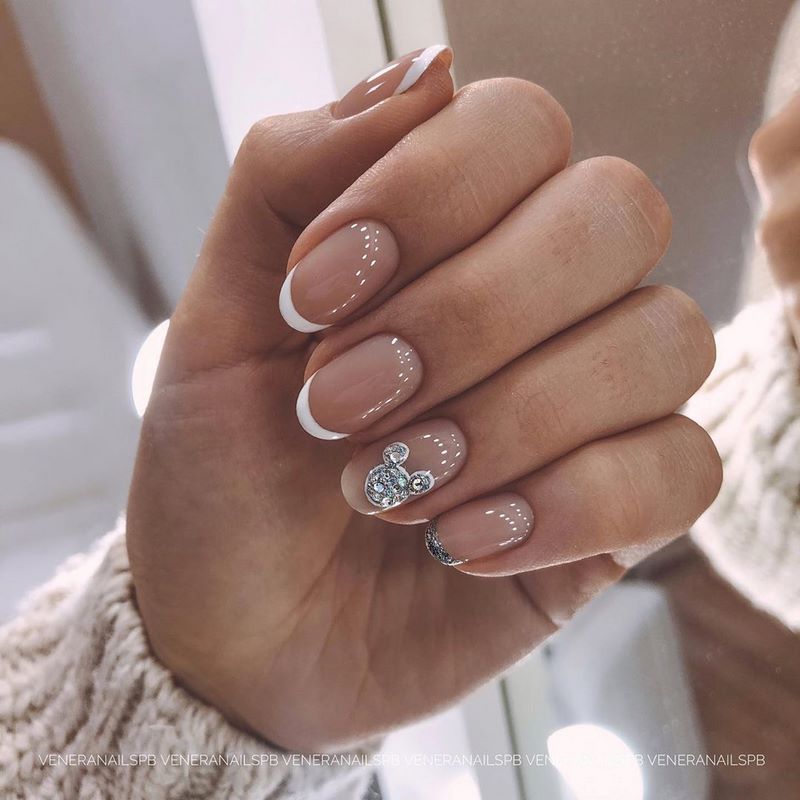 Блистательный новогодний маникюр 2027: фото-примеры