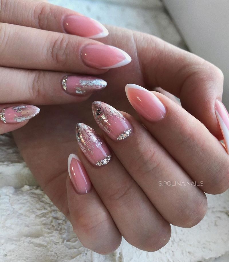 Блистательный новогодний маникюр 2027: фото-примеры