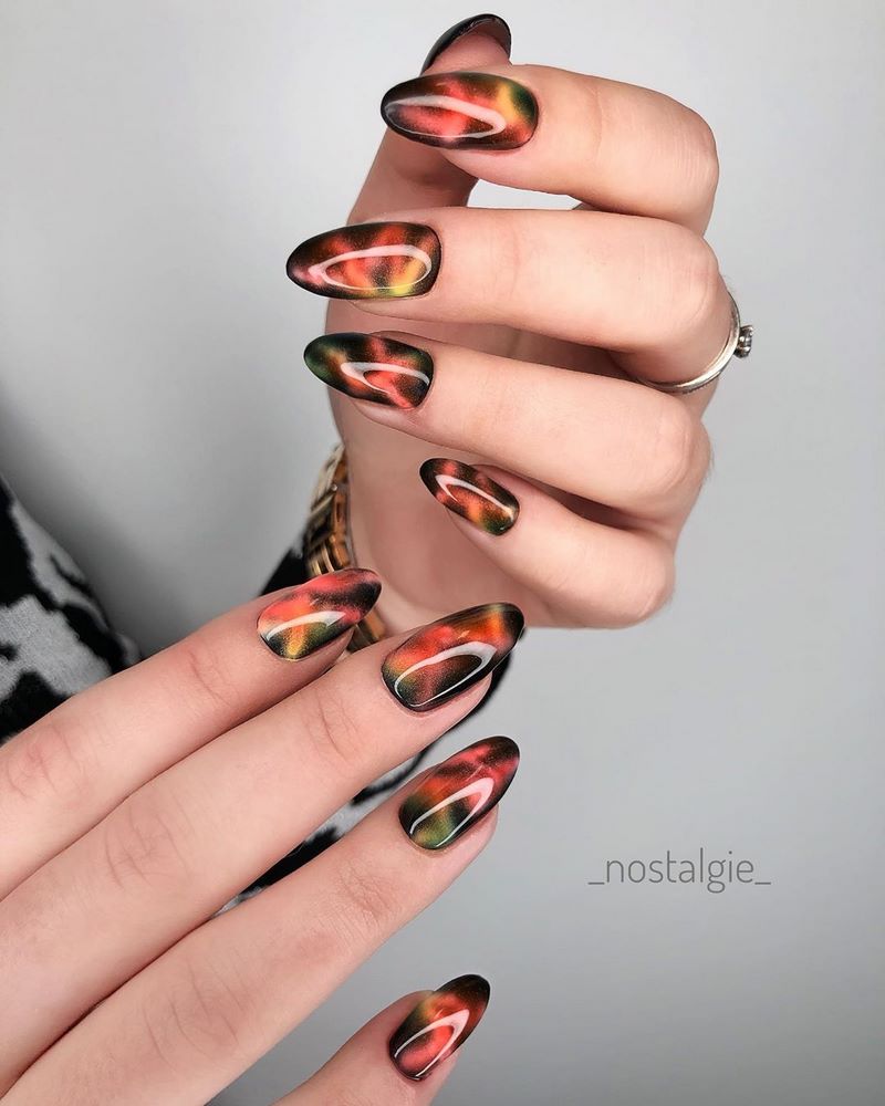 Блистательный новогодний маникюр 2027: фото-примеры