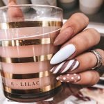 Как одеваться зимой 2026-2027: топ зимних образов на фото