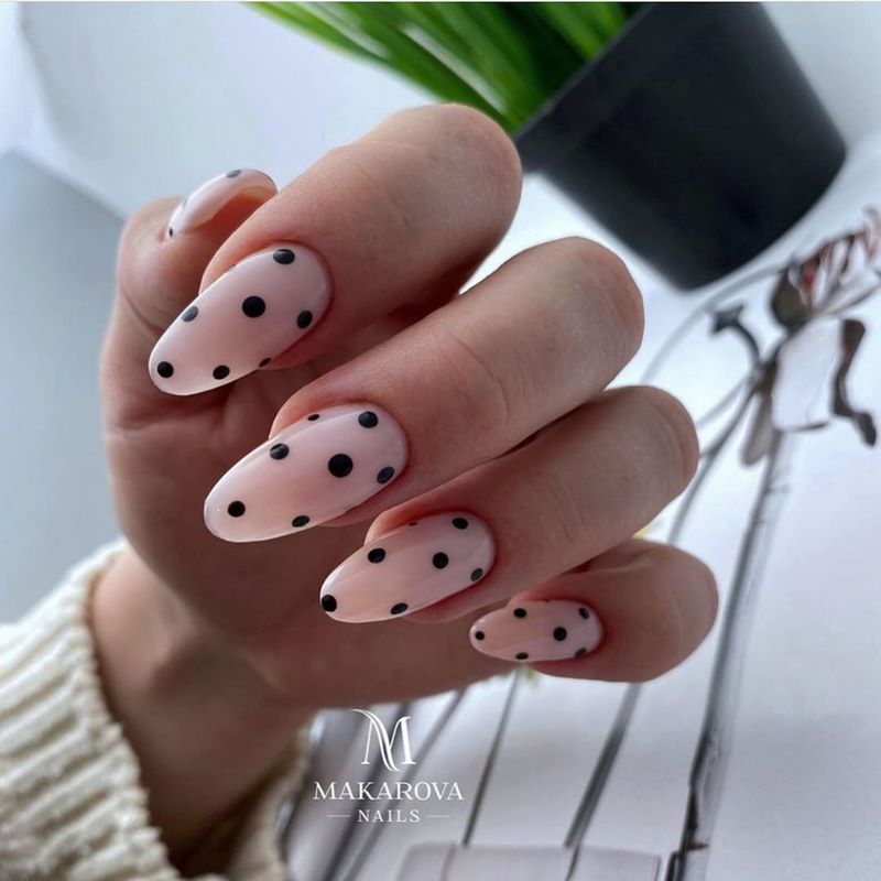 Бесподобный нюдовый маникюр 2026. Дизайны, стили, техники