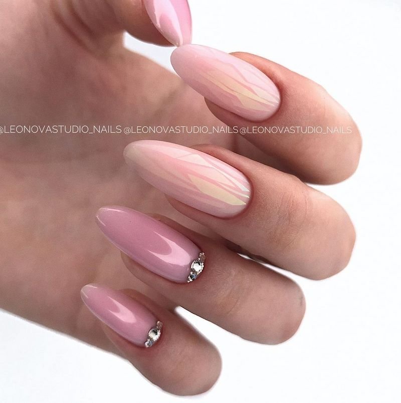 Бесподобный нюдовый маникюр 2026. Дизайны, стили, техники