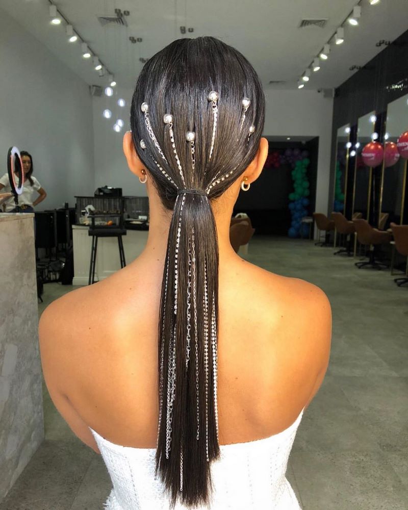 Топовые идеи стрижек и причесок на длинные волосы в сезоне 2026