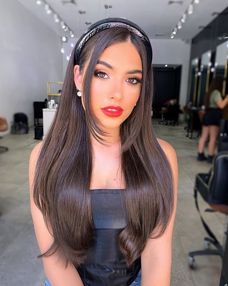 Топовые идеи стрижек и причесок на длинные волосы в сезоне 2026