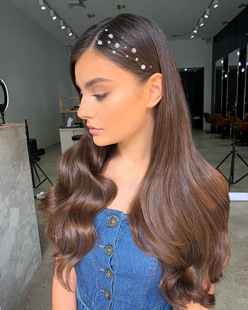 Топовые идеи стрижек и причесок на длинные волосы в сезоне 2026