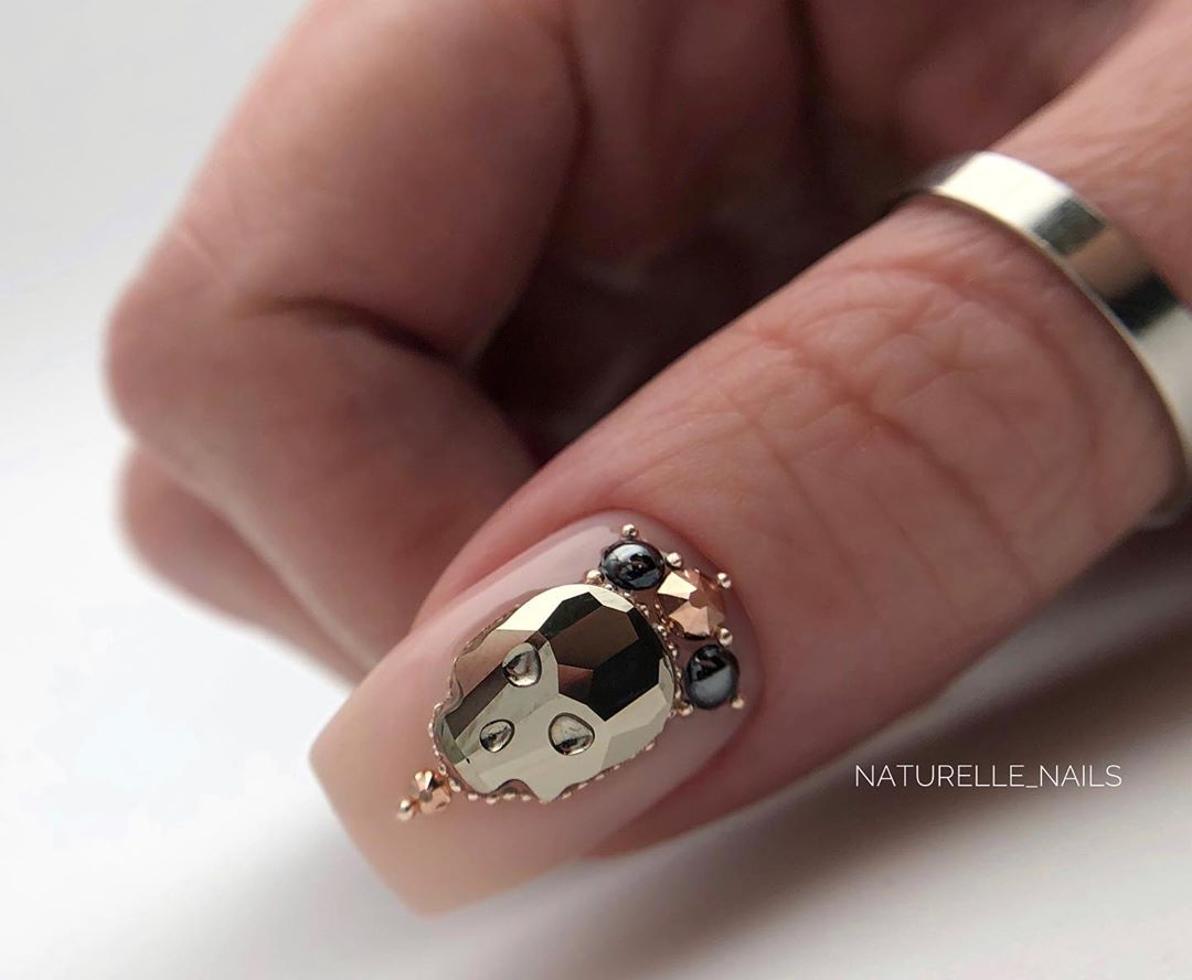 Топовые тренды маникюра 2026: новинки, идеи, фото