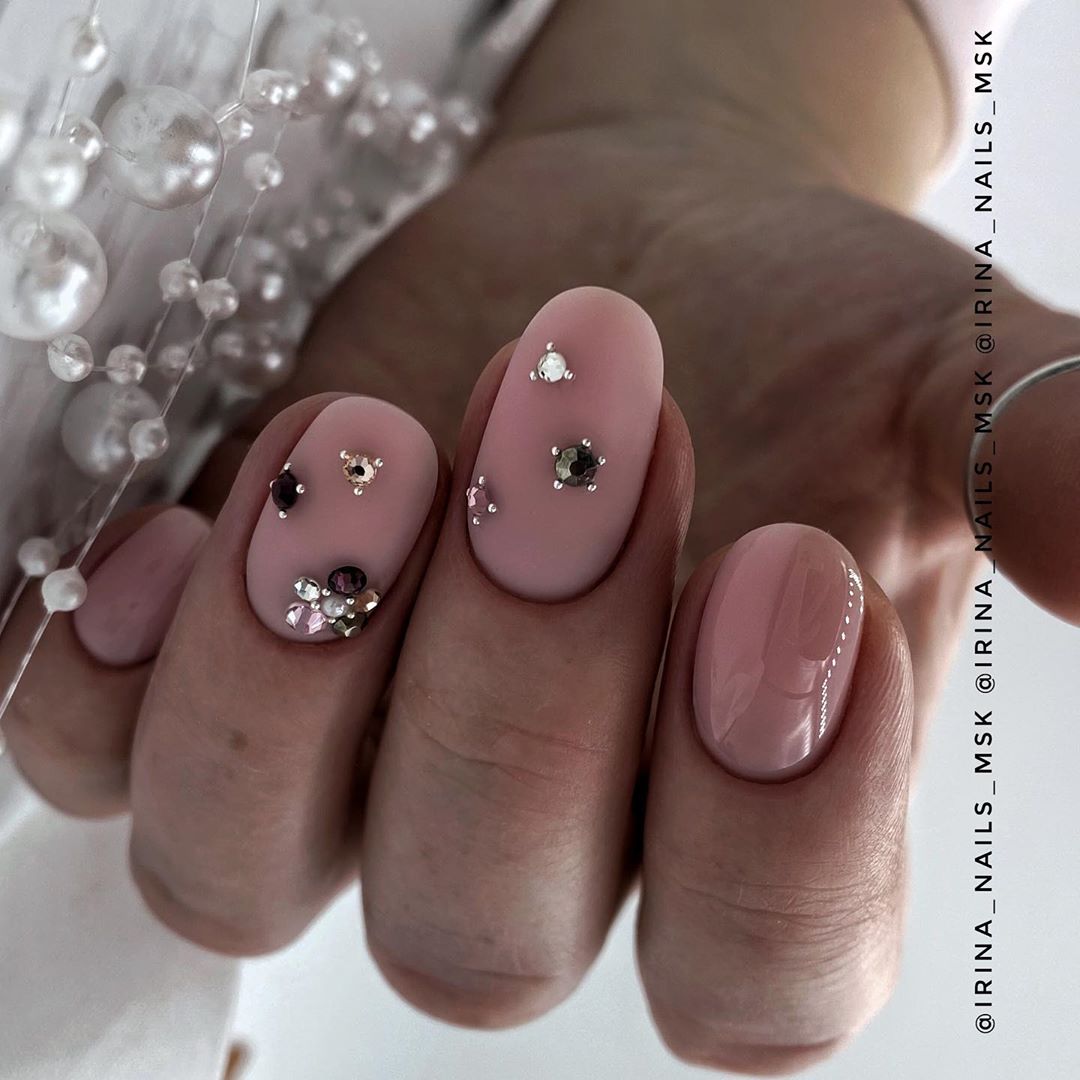 Топовые тренды маникюра 2026: новинки, идеи, фото