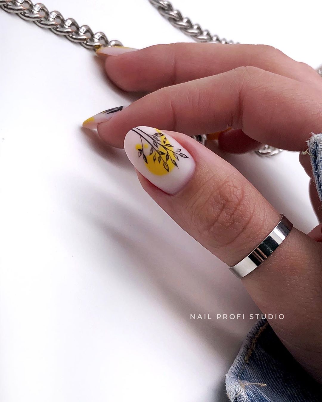 Топовые тренды маникюра 2026: новинки, идеи, фото