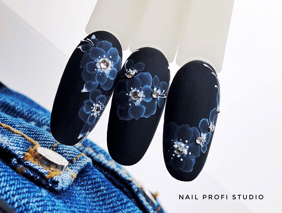 Топовые тренды маникюра 2026: новинки, идеи, фото