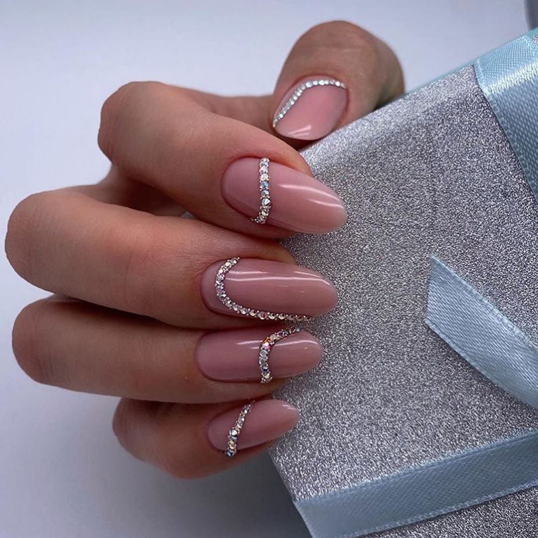 Топовые тренды маникюра 2026: новинки, идеи, фото