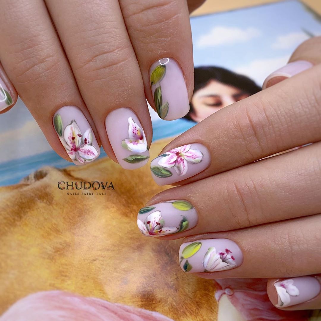 Топовые тренды маникюра 2026: новинки, идеи, фото