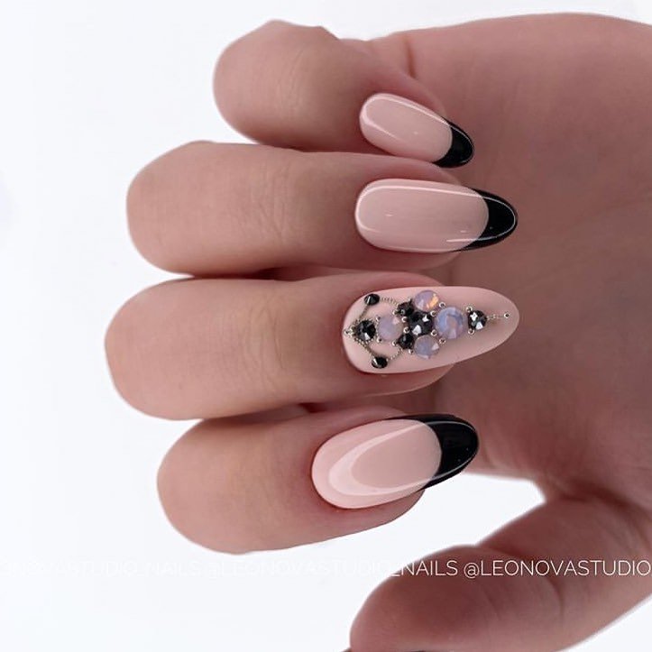 Топовые тренды маникюра 2026: новинки, идеи, фото