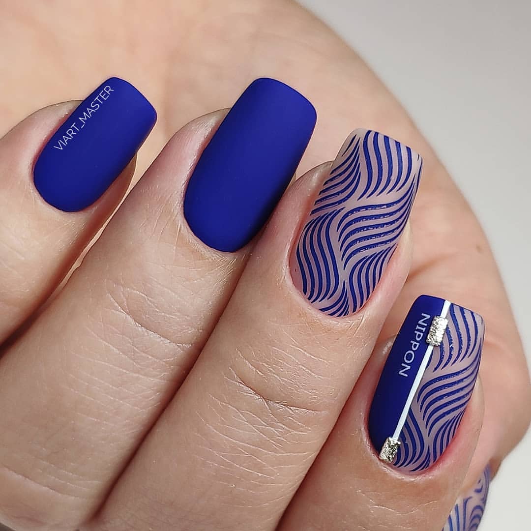 Стильный синий маникюр 2026: идеи, новинки, тенденции