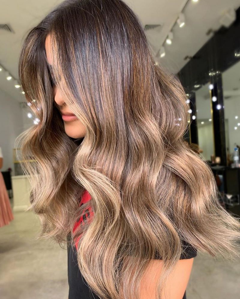 Топовые идеи стрижек и причесок на длинные волосы в сезоне 2026