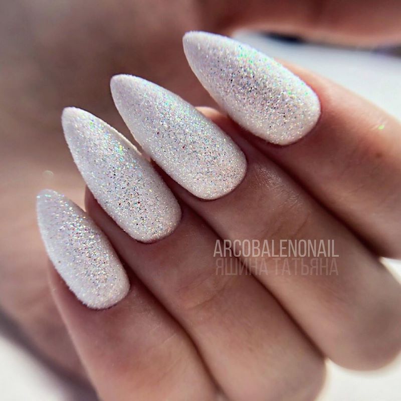 Сногсшибательный свадебный маникюр невесты 2026 – лучший дизайн в новых техниках!