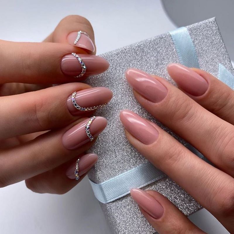 Сногсшибательный свадебный маникюр невесты 2026 – лучший дизайн в новых техниках!